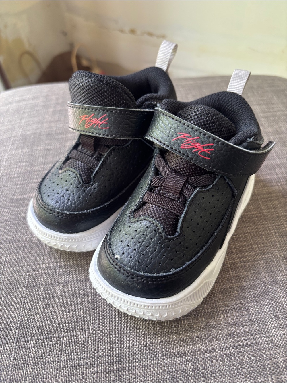 Jordan Kids Black and White 'Flight' Strap Sneakers